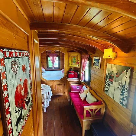 Roulotte Ancolie * Gèdre